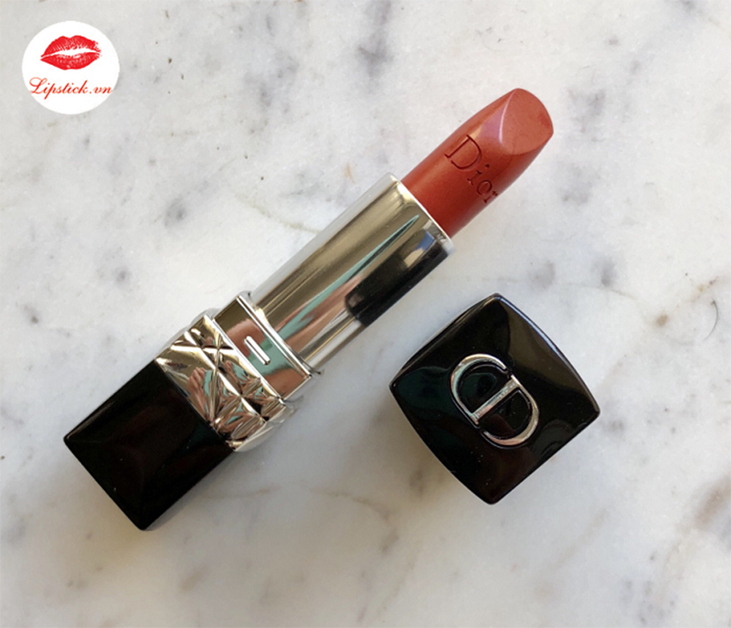 thiet-ke-cua-son-dior-rouge-555-dolce