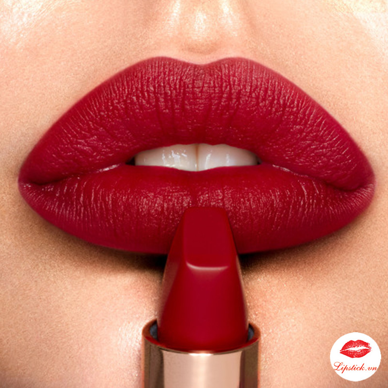 red-carpet-red-charlotte-tilbury-lipstick