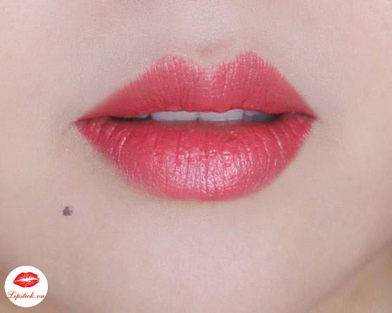 son-charlotte-tilbury-coachella-coral-lipstick